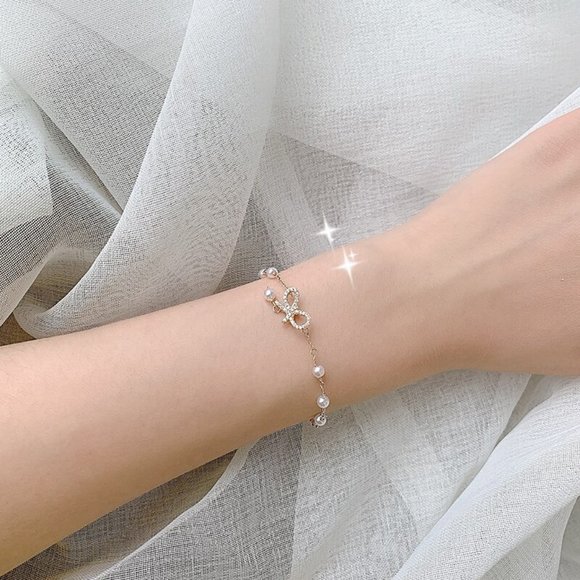 *NEW Yellow Gold Diamond Bow Knot Pearl Bracelet - Picture 2 of 10